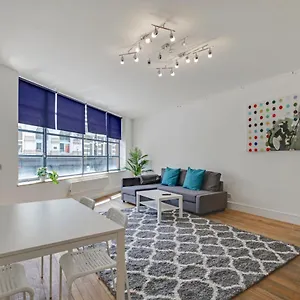 https://331-apartment-london.brighton-hotels-england.com